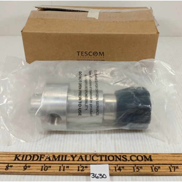 TESCOM PRESSURE REGULATOR