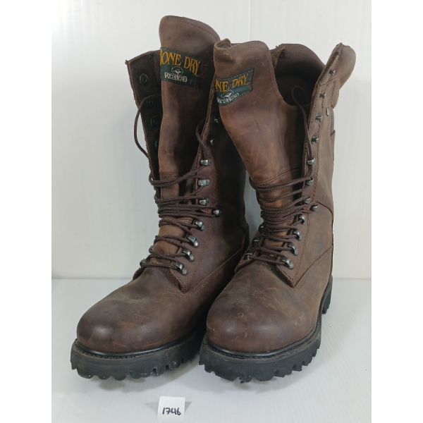 PAIR OF MEN'S REDHEAD BONE DRY BOOTS