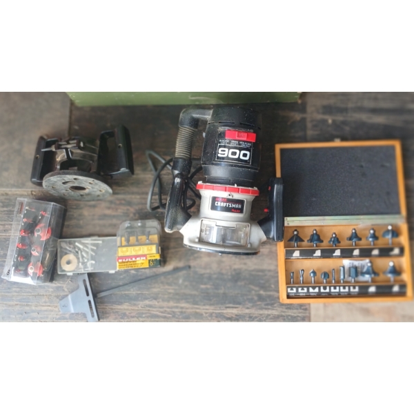 SEARS 900 ROUTER W/ BITS