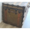 Image 5 : CHEST ON CASTORS W/ KEY