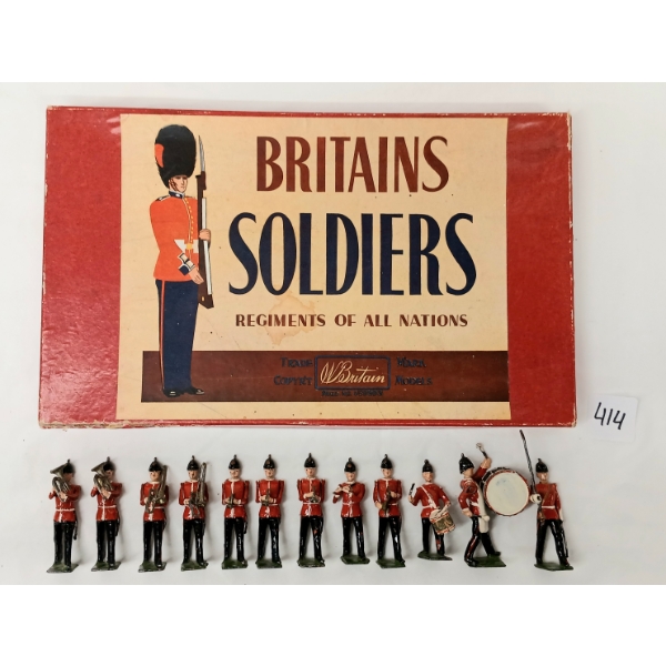 BRITAINS SOLDIERS LEAD FIGURES - NO. 27 LINE INFANTRY BAND