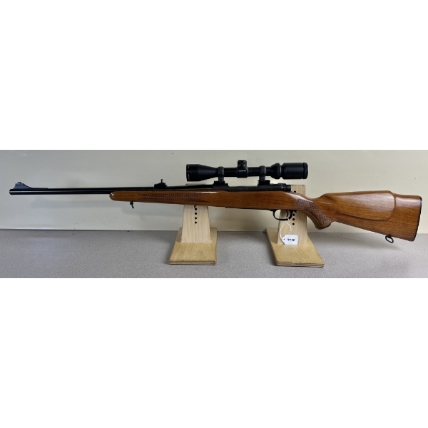 WINCHESTER MODEL 70 IN .225 WIN