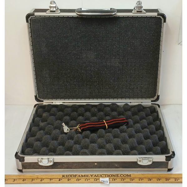 HARD CASE W/ KEYS