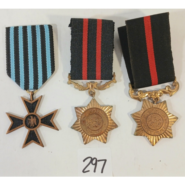 LOT OF 3 - WWI COMMEMORATIVE CROSS OF ROMANIA & PAKISTANI MEDALS