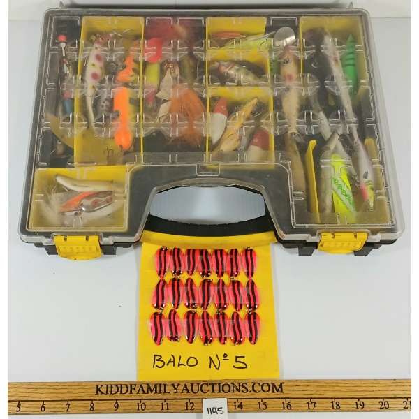 TACKLEBOX W/ CONTENTS - INCL LURES