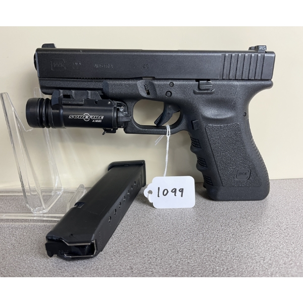 GLOCK MODEL 22 IN .40 S&W 