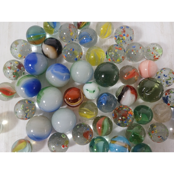 QTY OF COLLECTIBLE MARBLES - APPROX 11.5LBS