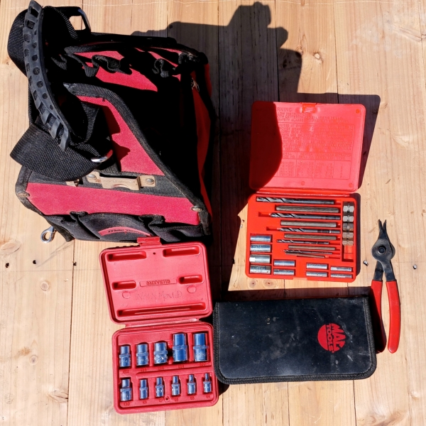 LOT OF 4 - MAC TOOL BAG, SOCKETS & SCREW EXTRACTORS