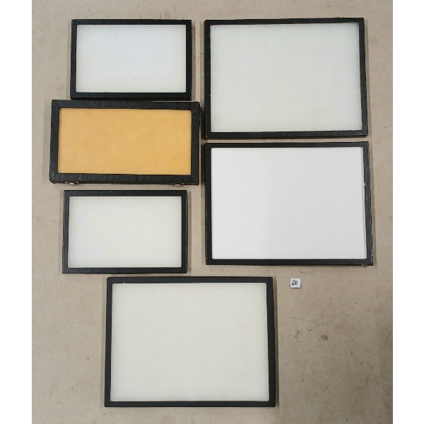 LOT OF 6 - COLLECTIBLES DISPLAY CASES