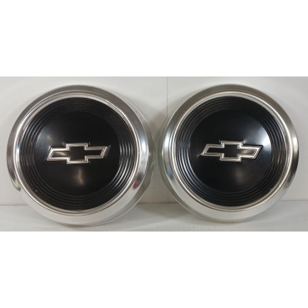 LOT OF 2 - CHEVROLET HUBCAPS