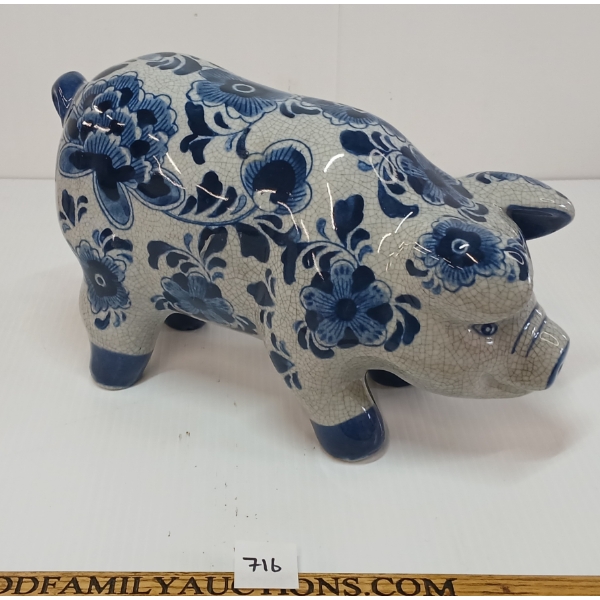 PORCELAIN PIG