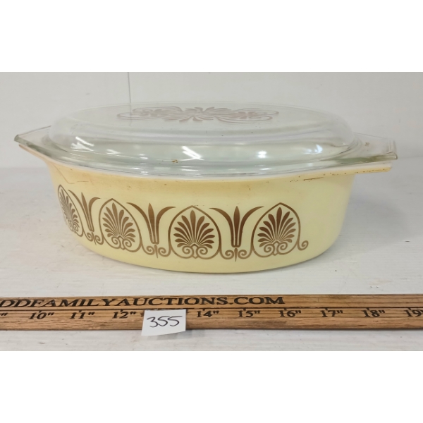 PYREX GOLDEN CLASSIC 2-1/2QT CASSEROLE DISH - GOLDEN ACORN PATTERN