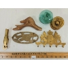 Image 4 : JOB LOT - BRASS DUCK HEAD DOOR KNOCKER & KEY HOLDER W/ COAT OF ARMS ETC