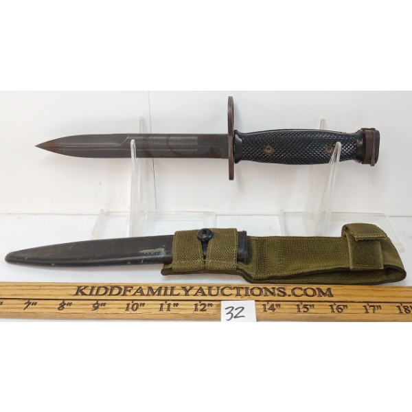 C-7 / M-16 / AR-15 BAYONET W/ SCABBARD & FROG