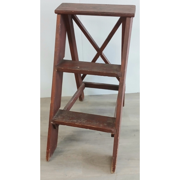STEP LADDER - WOOD