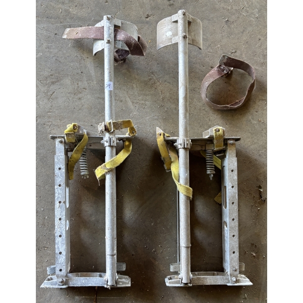 PAIR OF ALUMINUM STILTS 