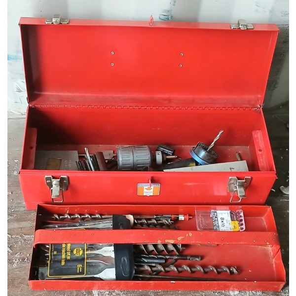 MASTERCRAFT TOOLBOX W/ CONTENTS 
