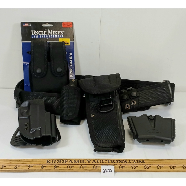 LOT OF 4 - UNCLE MIKE'S PISTOL MAG CASE, LARGE FRAME SA PISTOL HOLSTER W/ BELT, ETC
