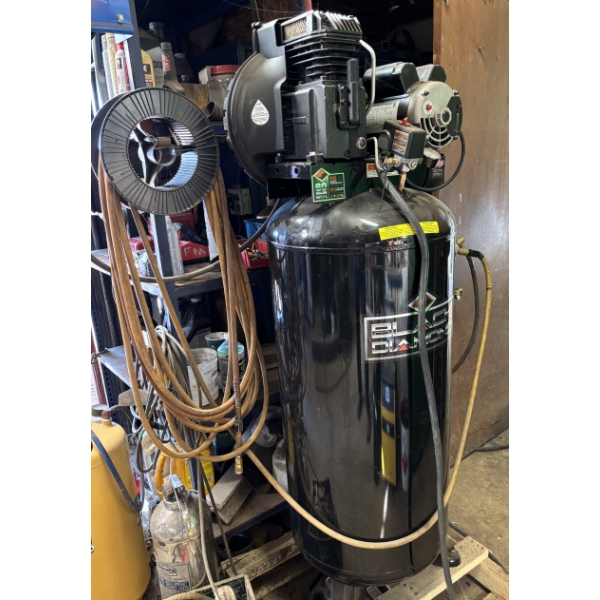 BLACK DIAMOND AIR COMPRESSOR - 60 GAL - UPRIGHT - 220 V