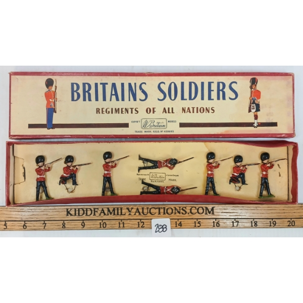 BRITAINS SOLDIERS LEAD FIGURES - NO. 1283 GRENADIER GUARDS