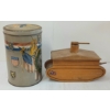 Image 6 : LOT OF 3 - WWII COMMEMORATIVE LIBERATION TIN, QUEEN VICTORIA COMMEMORATIVE PC & WOOD MODEL TANK