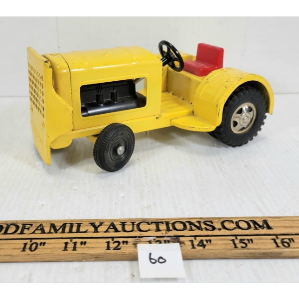 TONKA PRESSED STEEL AIRPORT LUGGAGE TRACTOR