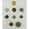 Image 2 : LOT OF 9 - WORLD TOKENS & COINS - INCL TAVERN TOKENS, 1985 ITALY & 1977 ENGLAND COMMEMORATIVE COINS
