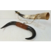 Image 1 : LOT OF 2 - DISPLAY HORNS & POWDER HORN