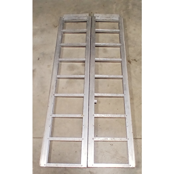 FOLDABLE ALUM RAMPS - 29 X 70IN