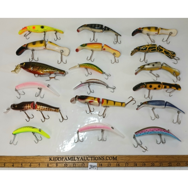 LOT OF 18 - NORTHERN PIKE LURES