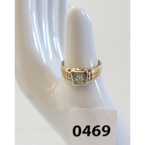 14K GOLD SIGNET RING W/ DIAMOND