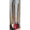 Image 1 : LOT OF 5 - GARDEN TOOLS - INCL SLEDGE HAMMER