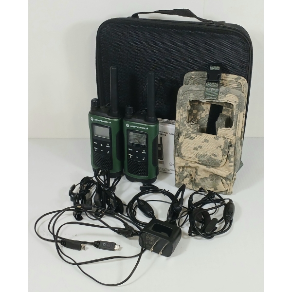 MOTOROLA TALKABOUT TWO-WAY RADIO T4XX SERIES W/ CASE