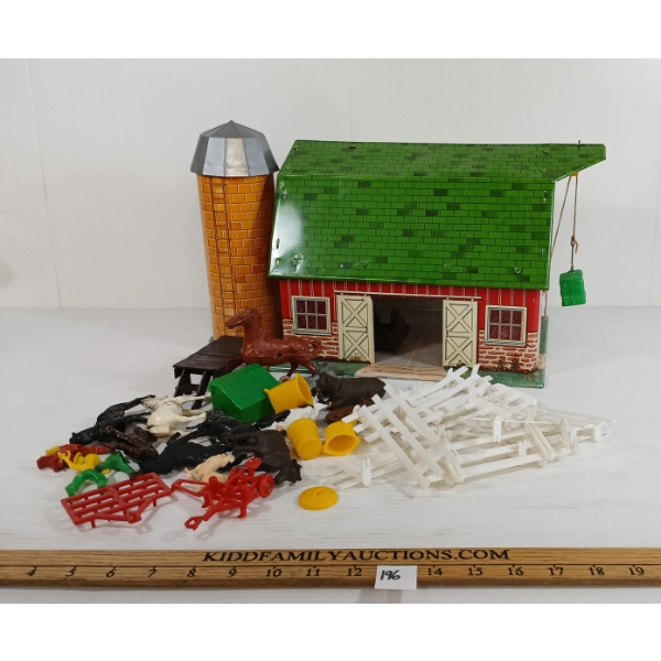MARX TIN BARN SET - INCL SILO, ANIMALS, FENCE, ETC