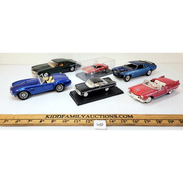 LOT OF 6 - DIECAST / PLASTIC MODEL CARS - BURAGO, SIGNATURE, ROAD CHAMPS, ETC