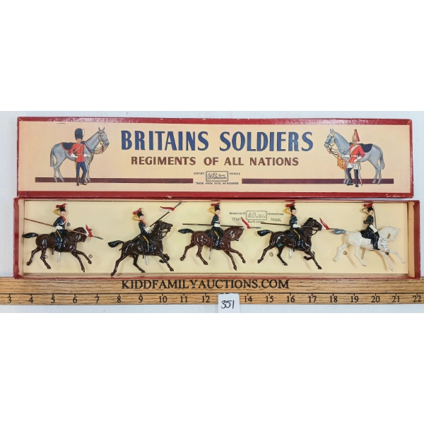 BRITAINS SOLDIERS LEAD FIGURES - NO. 2076 12TH PRINCE OF WALES' OWN ROYAL LANCERS