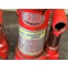Image 2 : LOT OF 2 - 3 TON & 6 TON BOTTLE JACKS
