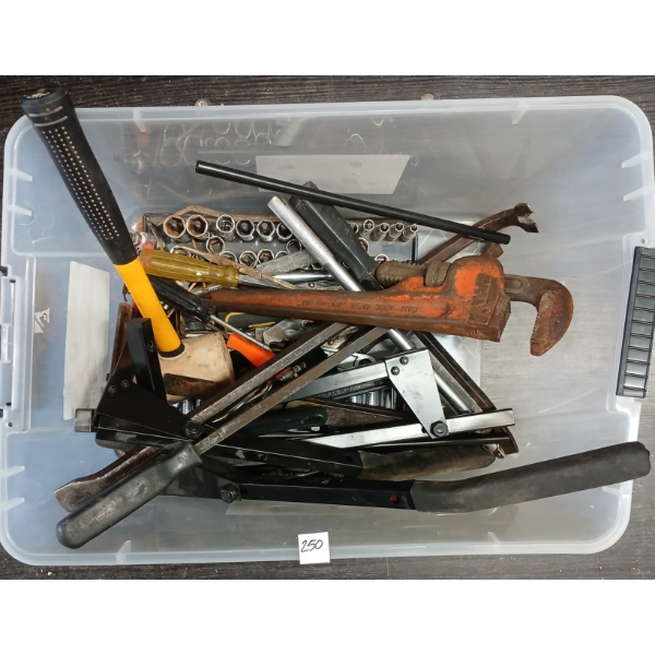 JOB LOT - ASSORTED TOOLS - INCL PIPE WRENCH, HAMMERS, PRY BARS, SOCKETS, ETC