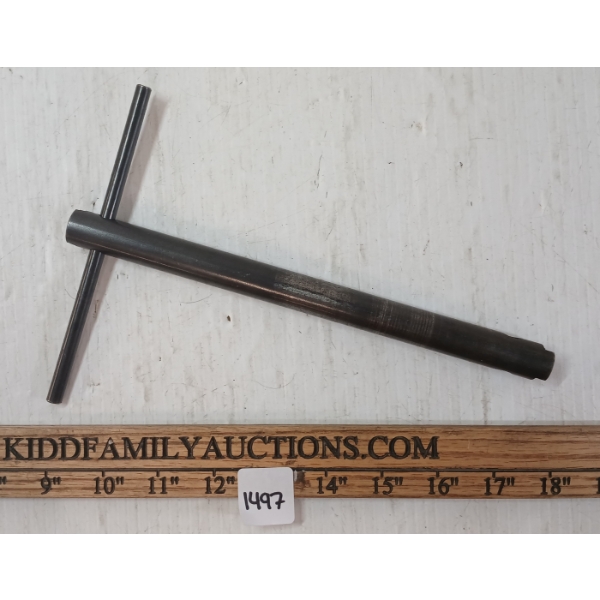 IN-LINE BLACK POWDER RIFLE TAKEDOWN TOOL