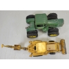 Image 4 : LOT OF 2 - ERTL INTERNATIONAL DIECAST BACKHOE LOADER & JOHN DEERE TRACTOR