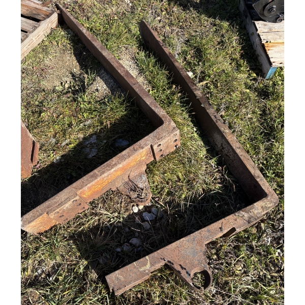 PAIR OF FORKS - 6 X 54 INCH