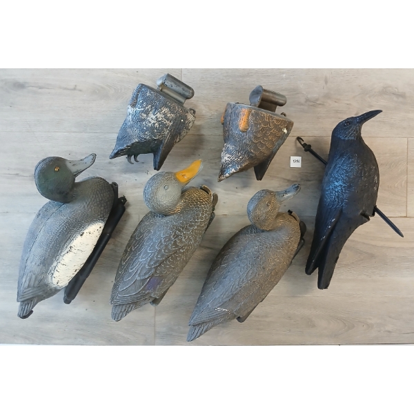 LOT OF 6 - CROW & DUCK DECOYS - INCL CARRY LITE 