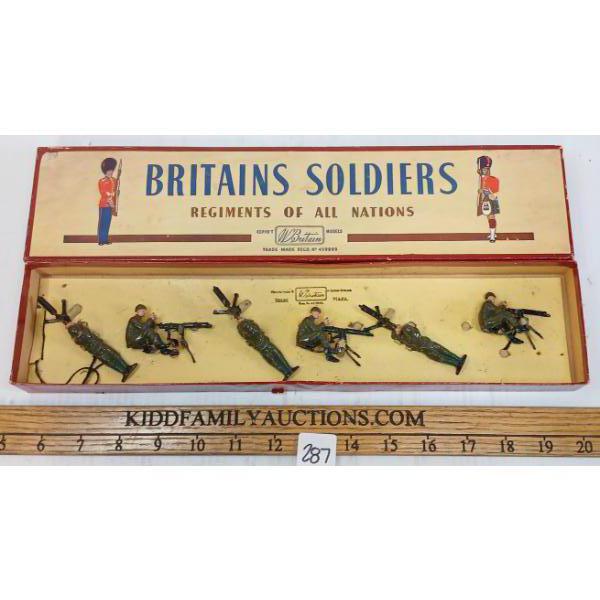 BRITAINS SOLDIERS LEAD FIGURES - NO. 1318 BRITISH MACHINE GUNNERS