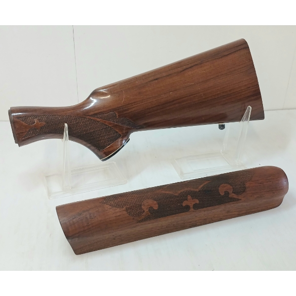 REMINGTON MODEL 1100 12GA FLEUR-DE-LIS CHECKERED STOCK SET
