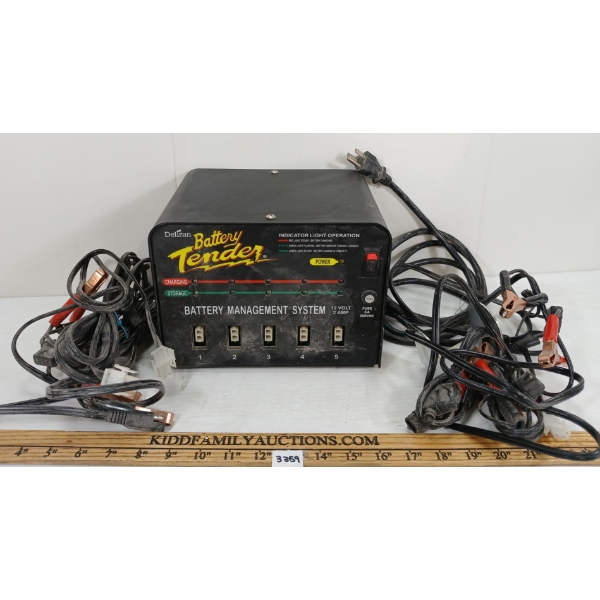 DELTRAN BATTERY TENDER W/ ACCESS.