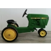 Image 4 : JOHN DEERE PRESSED STEEL PEDAL TRACTOR