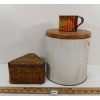 Image 3 : LOT OF 3 - MISC TINS - INCL BORDEN'S, O-CEDAR MOP & MINSTRATE MEASURING CUP