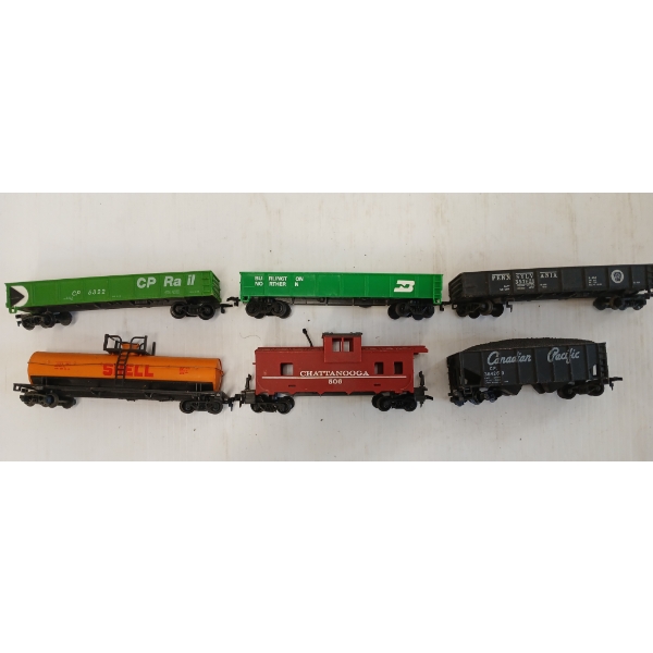 LOT OF 20 - MIXED HO MODEL TRAINS
