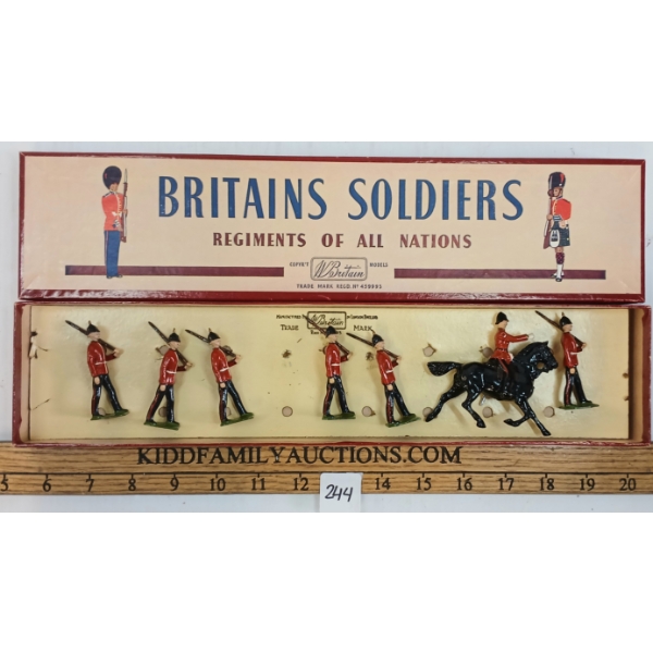 BRITAINS SOLDIERS LEAD FIGURES - NO. 76 THE DUKE OF CAMBRIDGE'S OWN MIDDLESEX REGIMENT