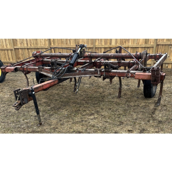CHISEL PLOW - 13 TINE